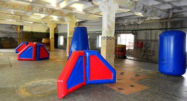 Изучение спортивной пейнтбольной площадки