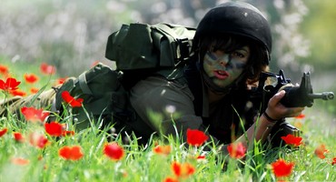 Что подарить подруге