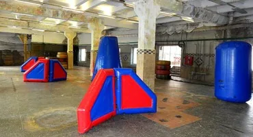 Изучение спортивной пейнтбольной площадки