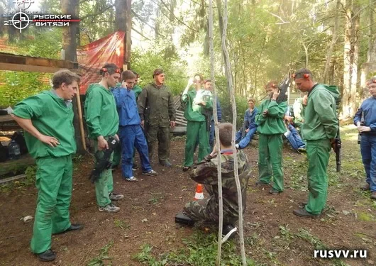 Лазертаг на лесной площадке в Вологде: игра команды