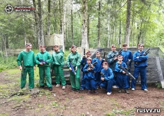 Лазертаг на лесной площадке в Вологде: игра команды