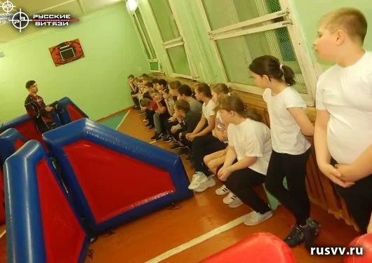 Лазертаг в школе: игра на уроке физкультуры, Вологда