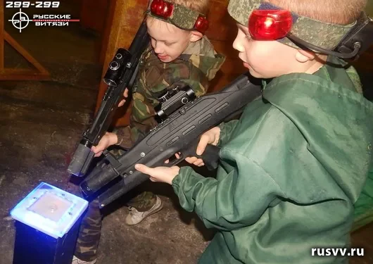 Лазертаг для детей в Вологде: команда в игровом зале