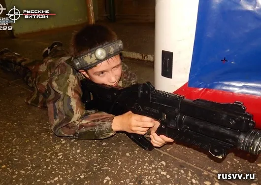 Лазертаг для детей в Вологде: команда в игровом зале