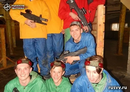Лазертаг для детей в Вологде: команда в игровом зале