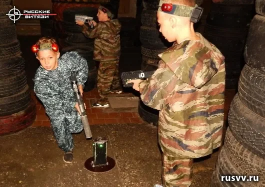 Лазертаг для детей в Вологде: команда в игровом зале