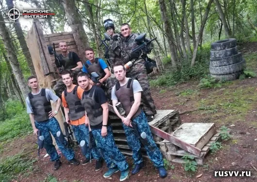 Игра в пейнтбол на природе, Вологда