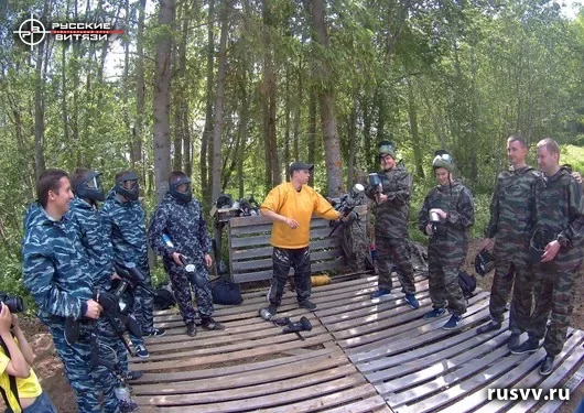 Пейнтбол под Вологдой: игра компанией на лесной площадке